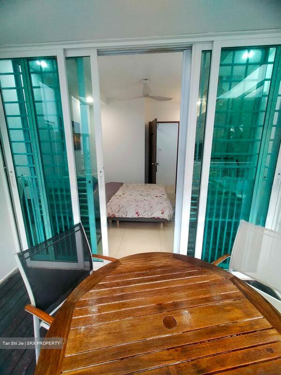 The Esparis (D18), Condominium #460526051